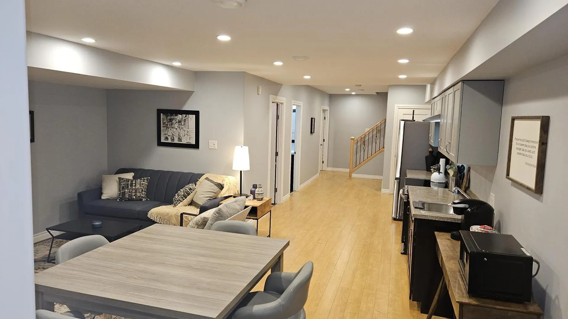 River Valley Basement Suite Near Downtown Дом отдыха Эдмонтон